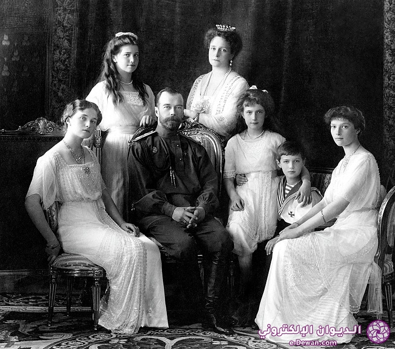 800px Russian Imperial Family 1913